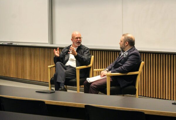 Radio host Michael Smerconish spoke at the Perelman Center for Political Science and Economics for a conversation hosted by the SNF Paideia and Red and Blue Exchange Program on Oct. 2. Credit: Victoria Navarrete-Ortiz